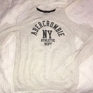 Abercrombie✨Cut-Out Shoulder Fleece Sweater